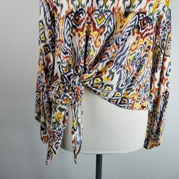 Fourteenth place tribal asymmetrica tie hem blouse - Picture 2 of 8